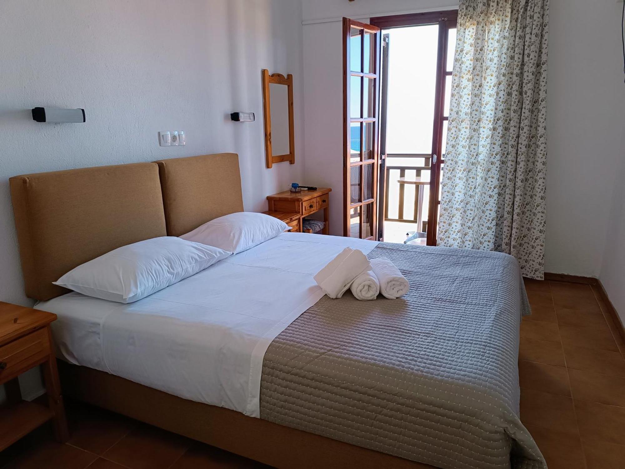 Hotel Erato โคเรฟตอน ภายนอก รูปภาพ