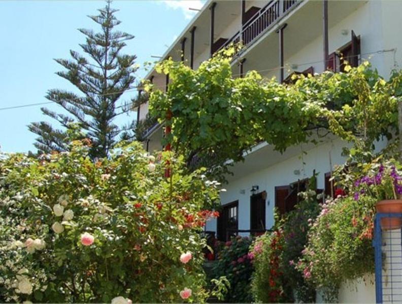Hotel Erato โคเรฟตอน ภายนอก รูปภาพ